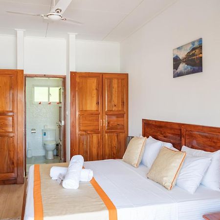 Athara'S Apartment Baie Sainte Anne Bagian luar foto