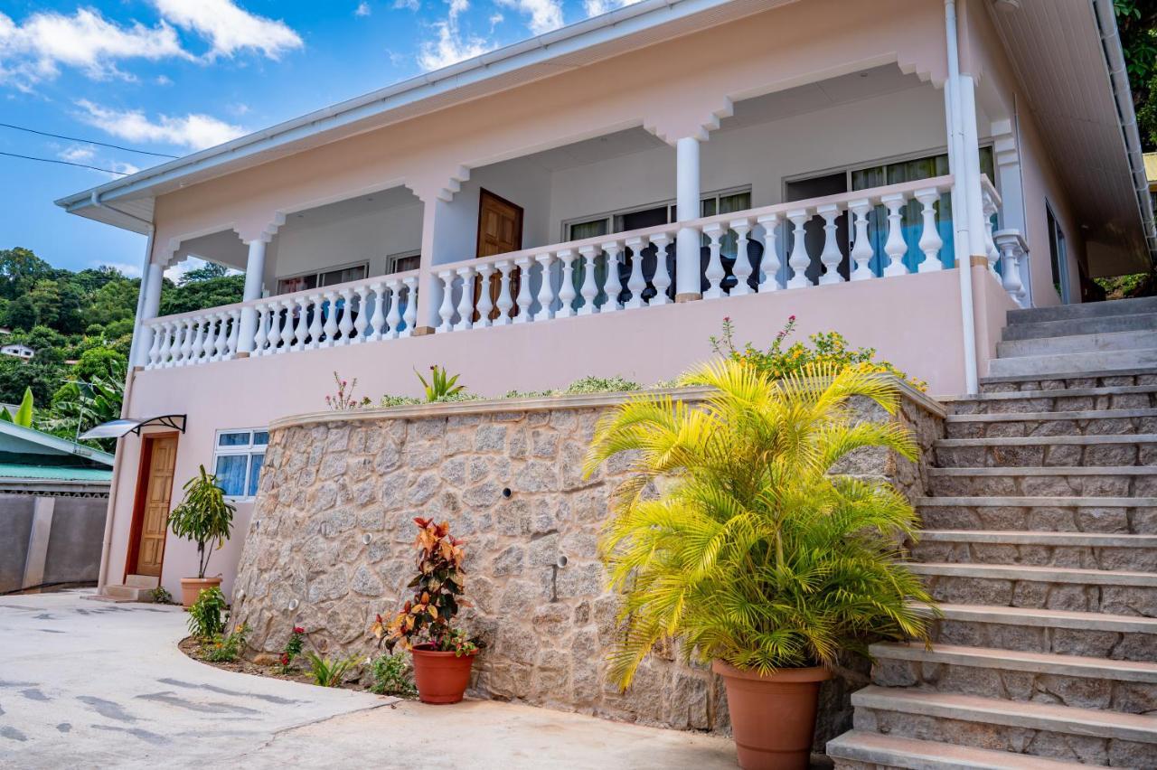 Athara'S Apartment Baie Sainte Anne Bagian luar foto