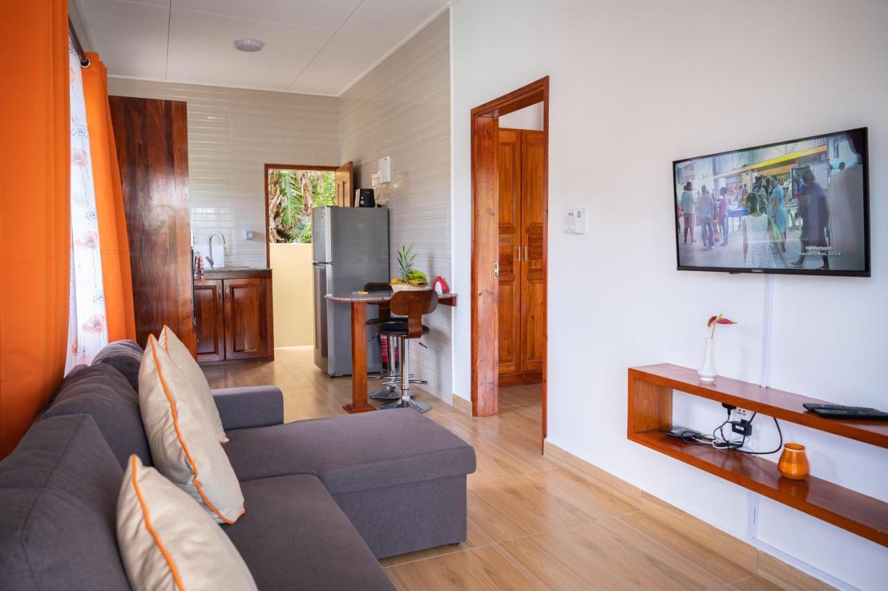 Athara'S Apartment Baie Sainte Anne Bagian luar foto