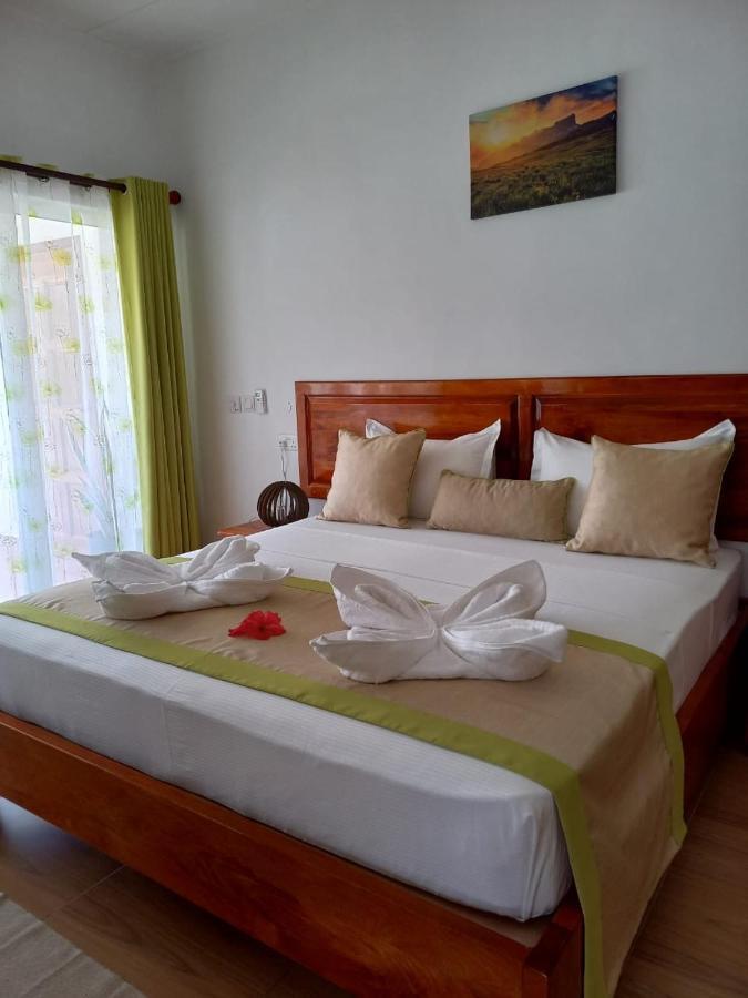 Athara'S Apartment Baie Sainte Anne Bagian luar foto